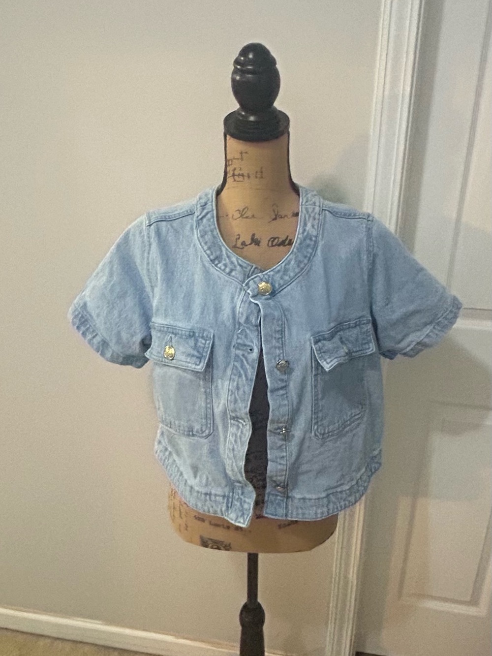 Light Blue Denim Short-Sleeve Jacket